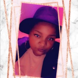 Meet your Posher, Christina